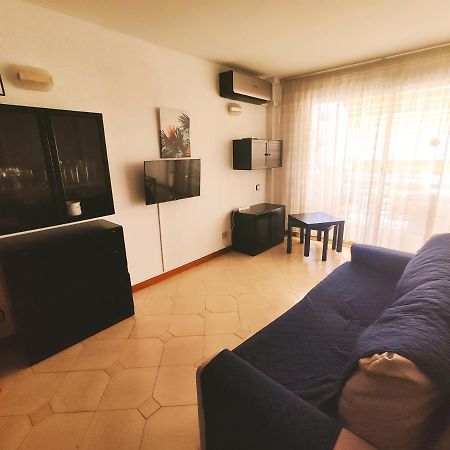 Novelty I Daire Salou Dış mekan fotoğraf